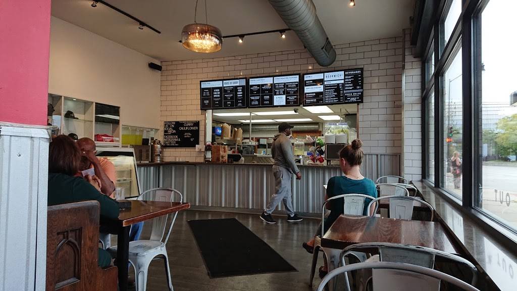 Chef Luciano Kitchen + Chicken | meal takeaway | 49 E Cermak Rd, Chicago, IL 60616, USA | 3123260062 OR +1 312-326-0062