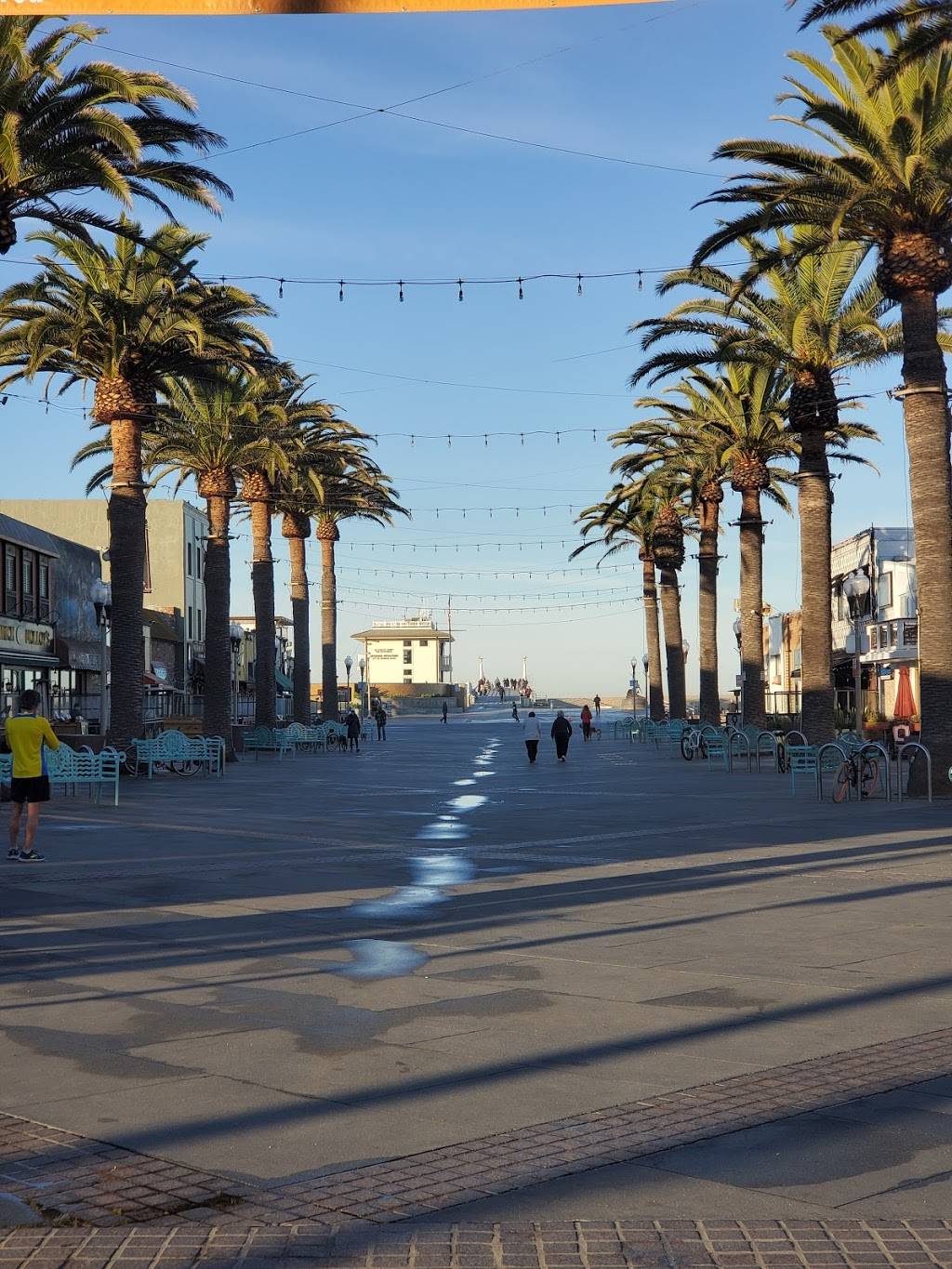 Starbucks | cafe | 1303 Hermosa Ave, Hermosa Beach, CA 90254, USA | 3104068569 OR +1 310-406-8569