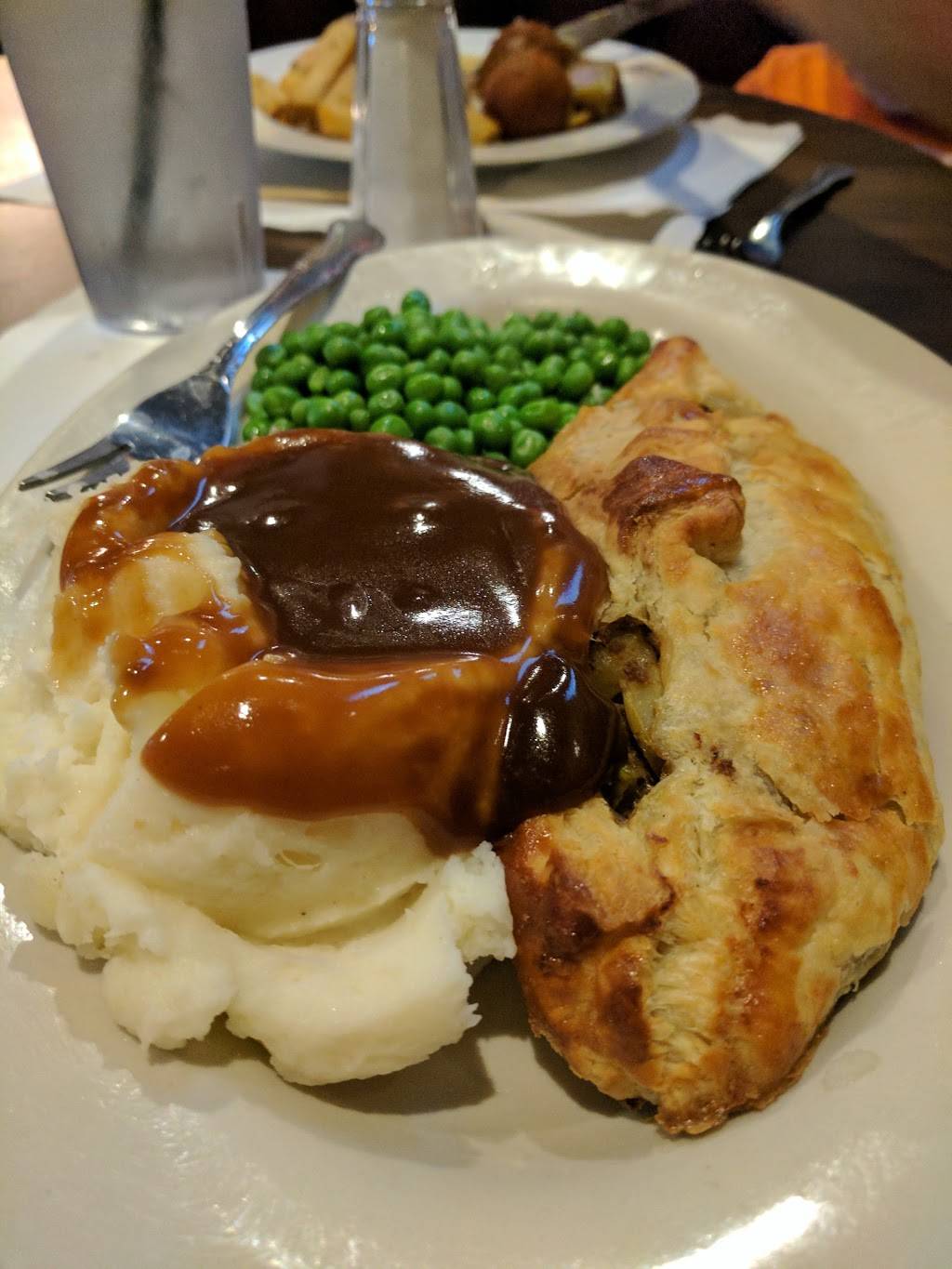 Crown and Anchor | restaurant | 2891 Thousand Oaks Blvd, Thousand Oaks, CA 91362, USA | 8054970070 OR +1 805-497-0070