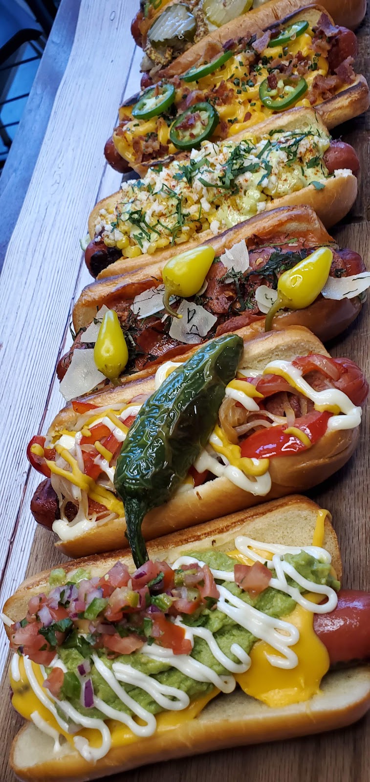 Woofers Hot Dogs | restaurant | 1505 Aviation Blvd, Redondo Beach, CA 90278, USA | 4242824606 OR +1 424-282-4606
