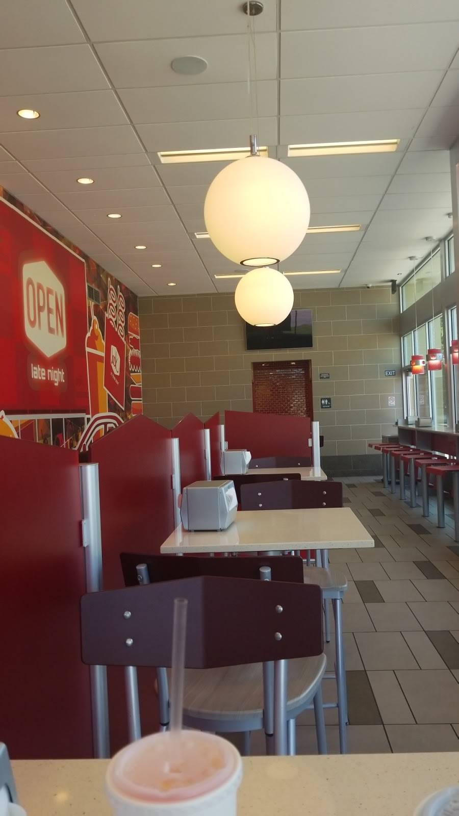 Jack in the Box | restaurant | 1516 S Tennessee St, McKinney, TX 75069, USA | 2149735727 OR +1 214-973-5727