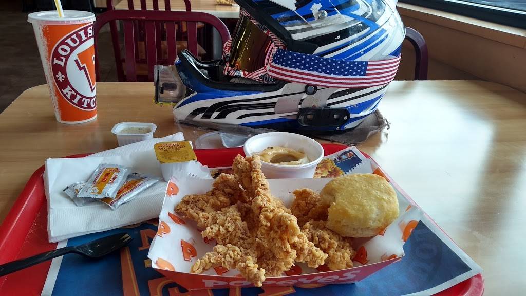 Popeyes Louisiana Kitchen | restaurant | 7065 N Durango Dr, Las Vegas, NV 89149, USA | 7026450141 OR +1 702-645-0141