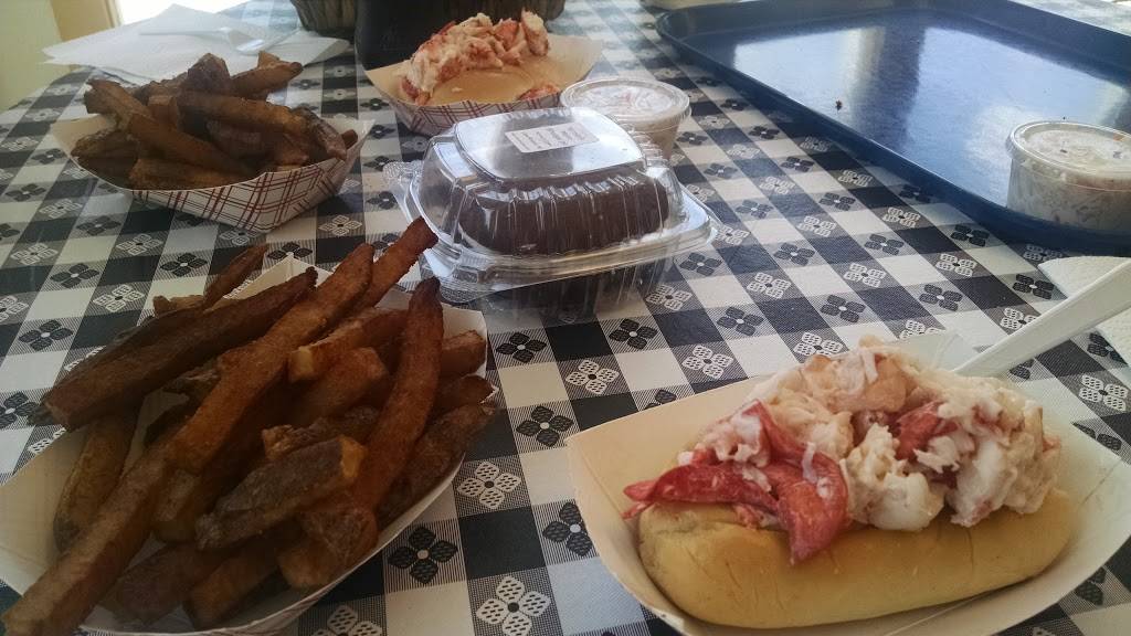 Docks Boathouse | meal takeaway | 472 Elm St, Biddeford, ME 04005, USA | 2072861600 OR +1 207-286-1600