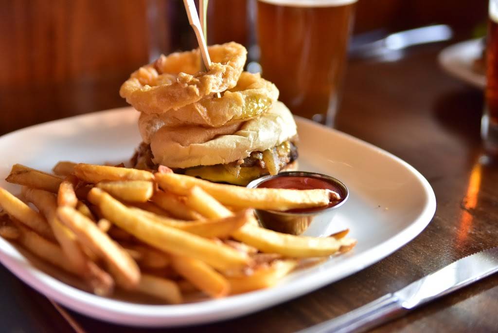 Burger & Barrel | restaurant | 25 W Houston St, New York, NY 10012, USA | 2123347320 OR +1 212-334-7320