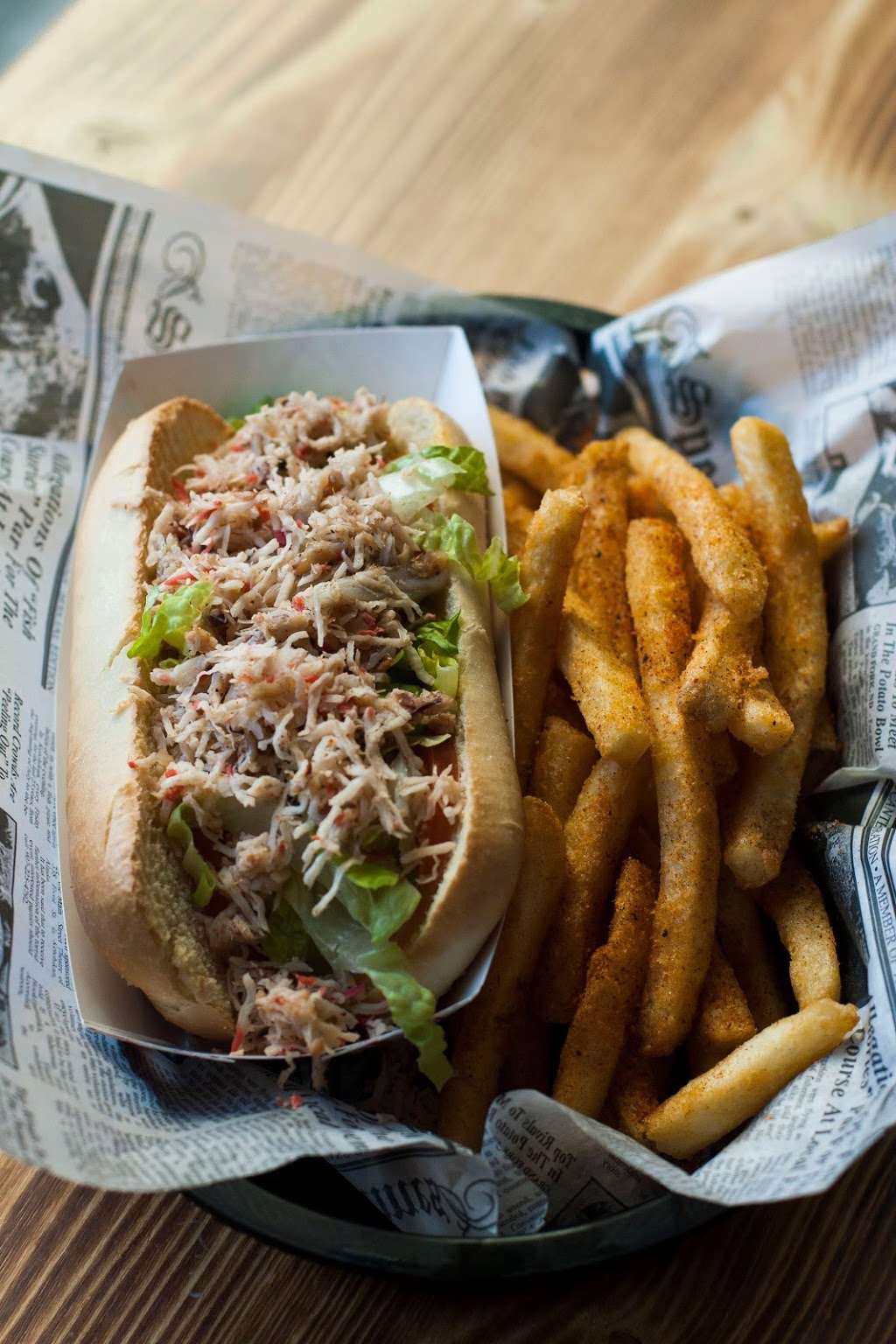 Hook & Reel Cajun Seafood & Bar | restaurant | 28599 Schoolcraft, Livonia, MI 48150, USA | 7349566137 OR +1 734-956-6137