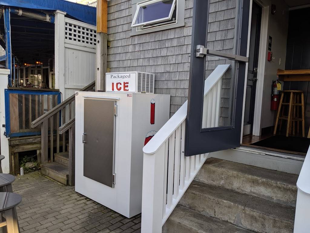 Woods Hole Market and Provisions | cafe | 87 Water St, Woods Hole, MA 02543, USA | 5085404792 OR +1 508-540-4792