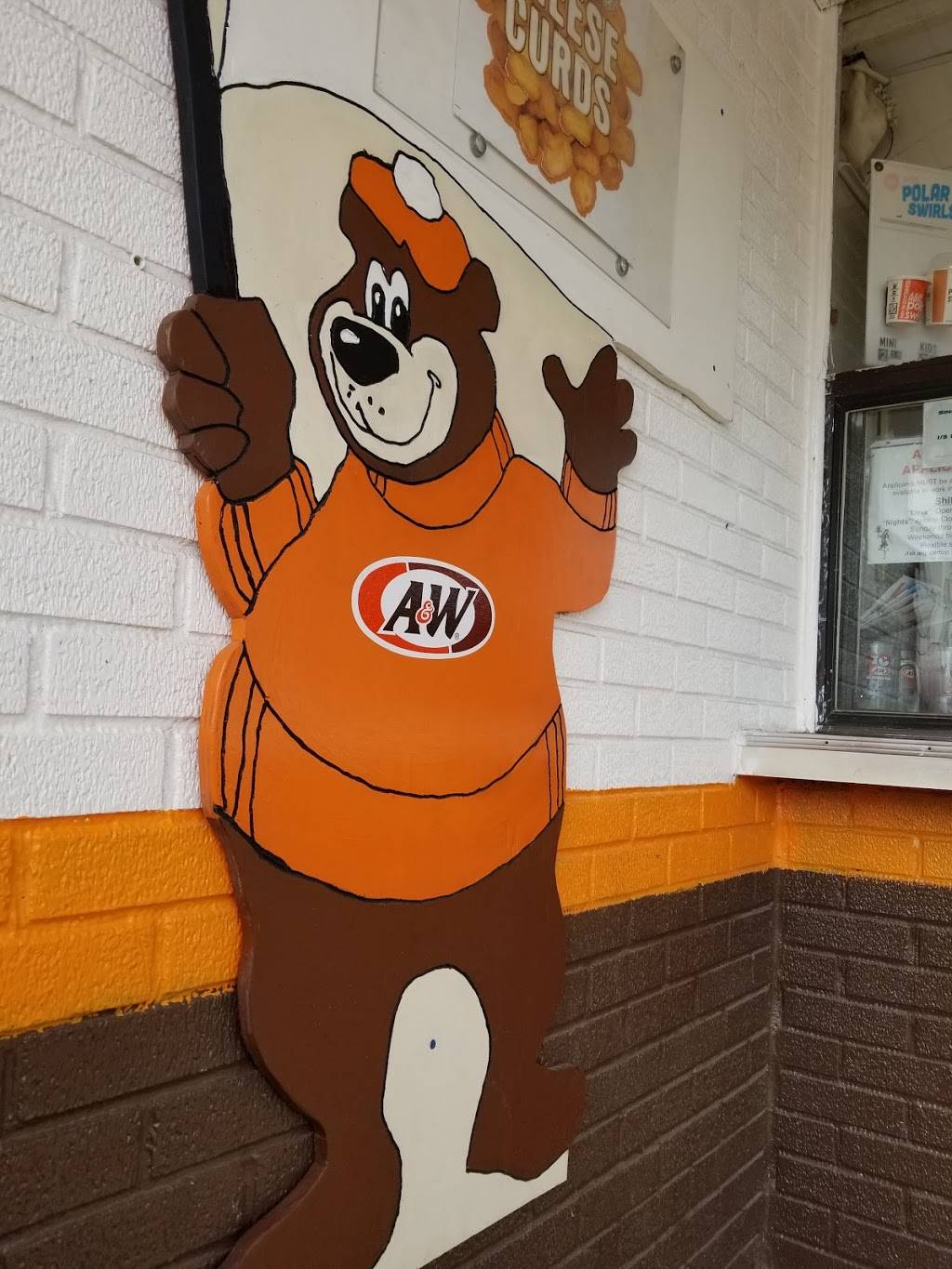 A&W Restaurant | restaurant | 4100 Twelve Mile Rd, Berkley, MI 48072, USA | 2485477126 OR +1 248-547-7126