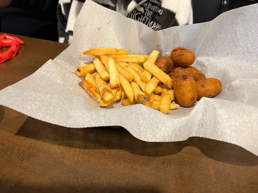 Fish Tales Tavern | restaurant | 14 Alder Rd, Babbitt, MN 55706, USA | 2188272302 OR +1 218-827-2302