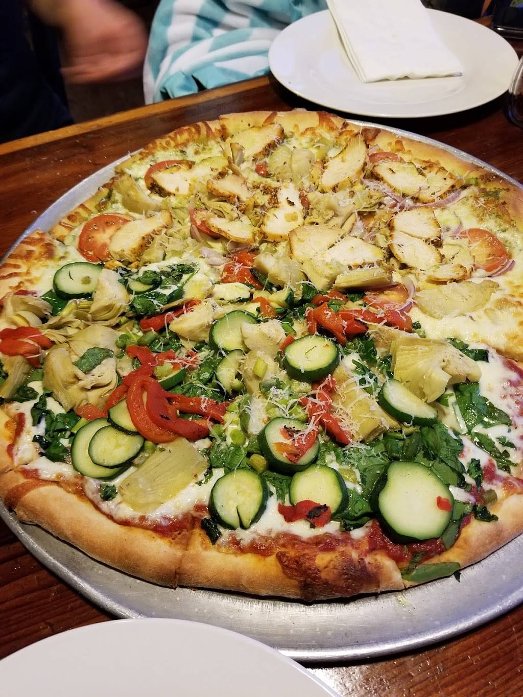 Darios Restaurant | restaurant | 2829 Bridgeway, Sausalito, CA 94965, USA | 4153326636 OR +1 415-332-6636