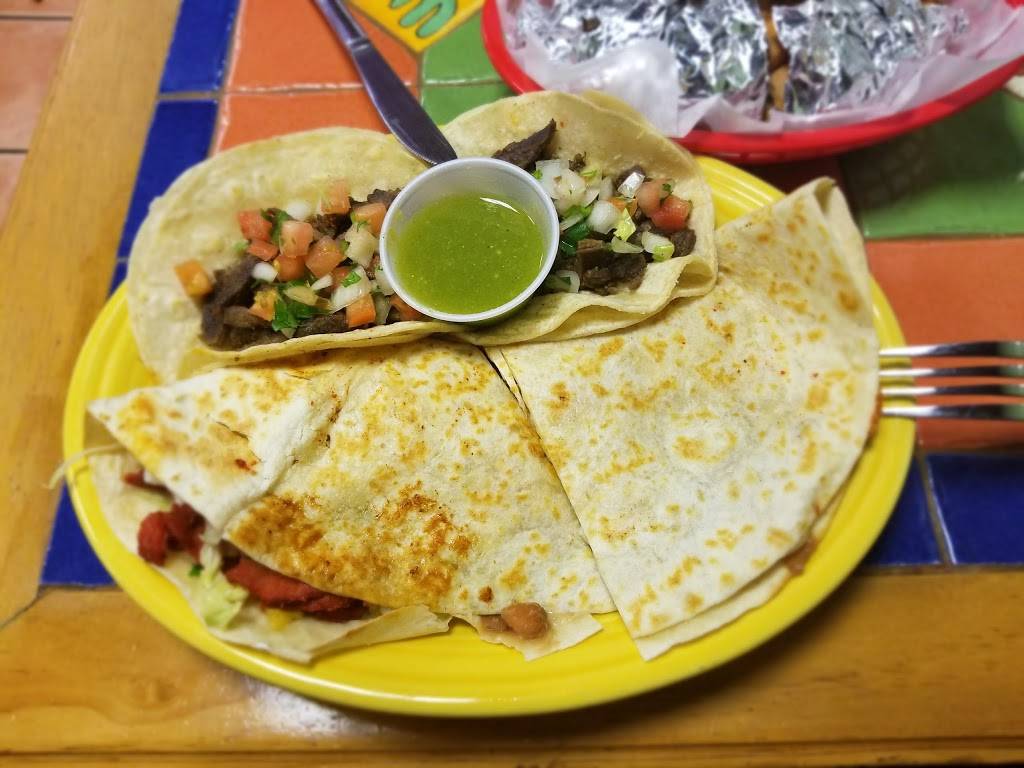 Tacos Lupita | restaurant | 129 Munroe St, Lynn, MA 01901, USA | 7815936437 OR +1 781-593-6437