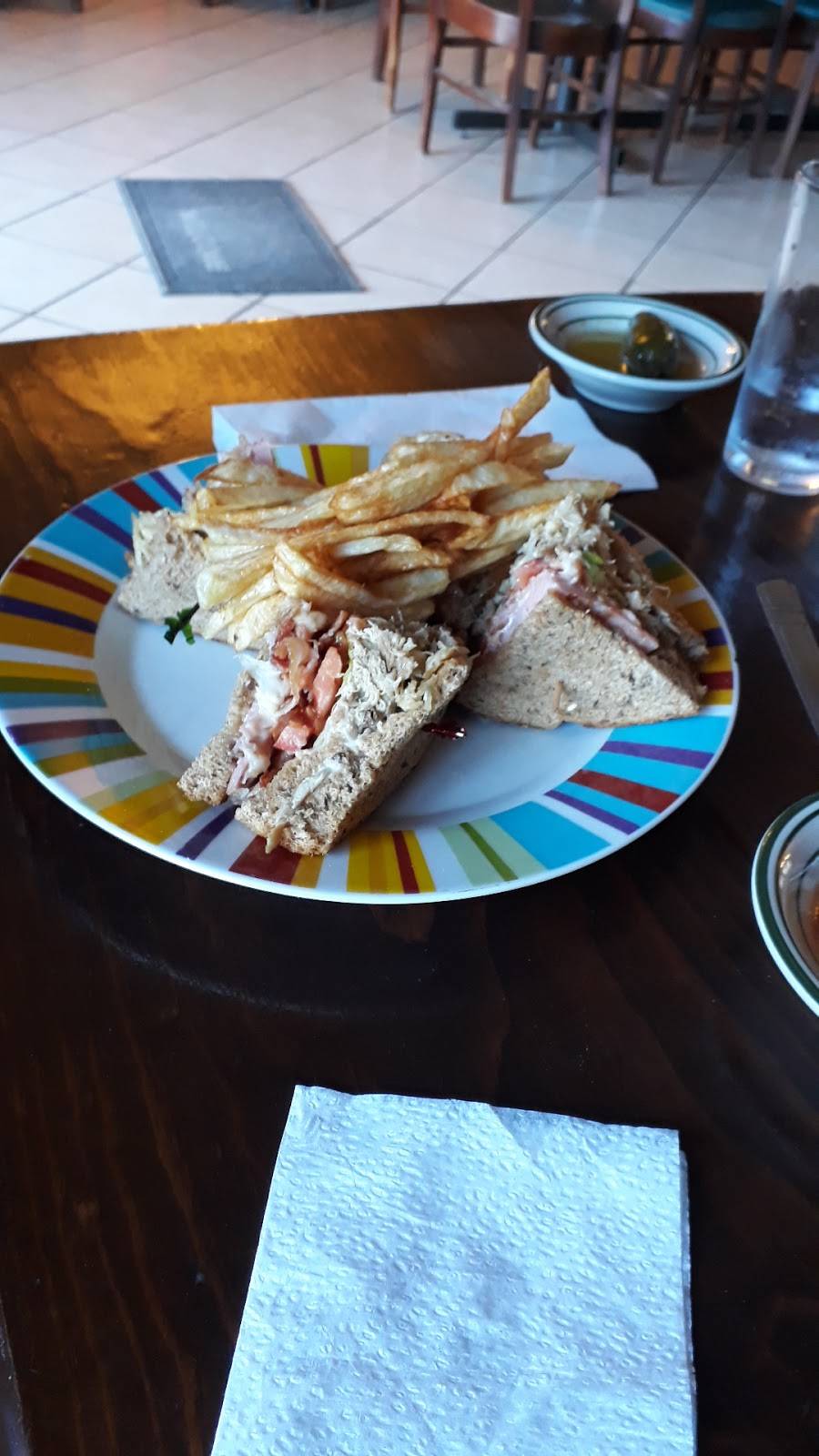 Restaurant Magdalenos | restaurant | Carr. libre a Ensenada a, Av. Primo Tapia Km. 47, Ejido, 22714 Primo Tapia, B.C., Mexico | 016616141911 OR +52 661 614 1911