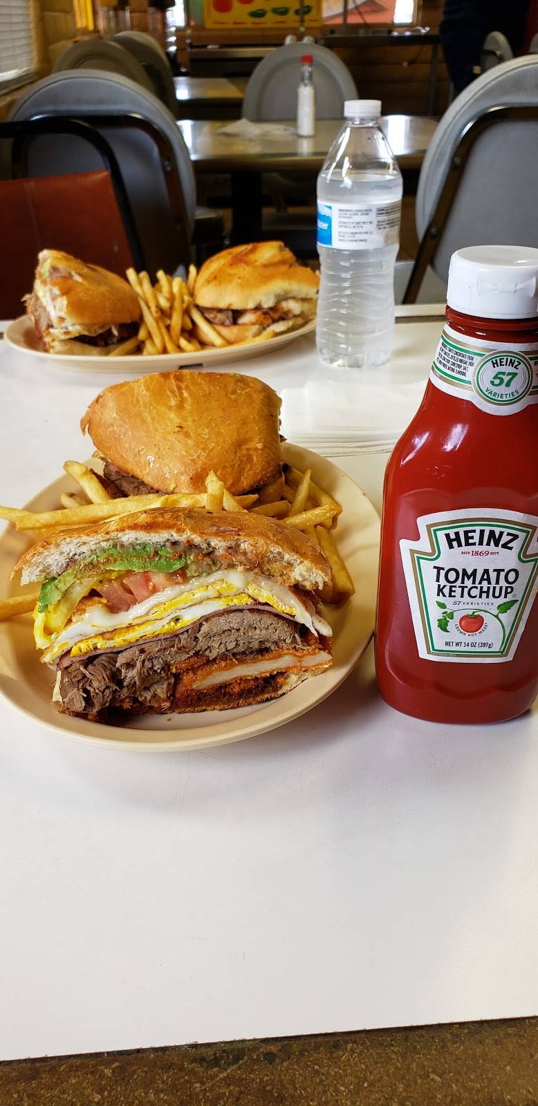 Tortas La Presa | restaurant | 767 E Broadway Rd, Mesa, AZ 85204, USA | 4809692929 OR +1 480-969-2929