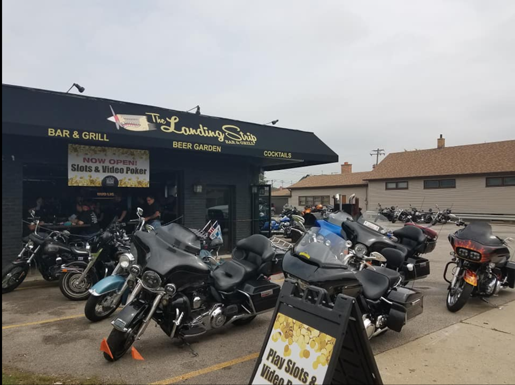 The Landing Strip Bar and Grill | restaurant | 9820 Lawrence Ave, Schiller Park, IL 60176, USA | 8474473024 OR +1 847-447-3024