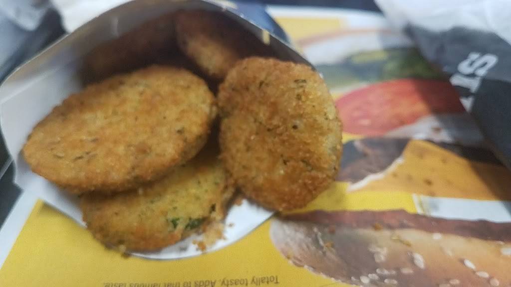 Carls Jr. | restaurant | 2501 W Happy Valley Rd, Phoenix, AZ 85085, USA | 6234340081 OR +1 623-434-0081