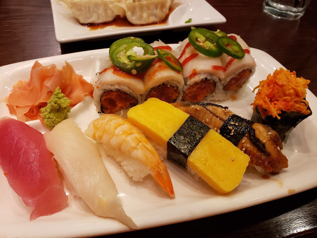 Sushi Para M | restaurant | 1633 N Milwaukee Ave, Chicago, IL 60647, USA | 7732526828 OR +1 773-252-6828