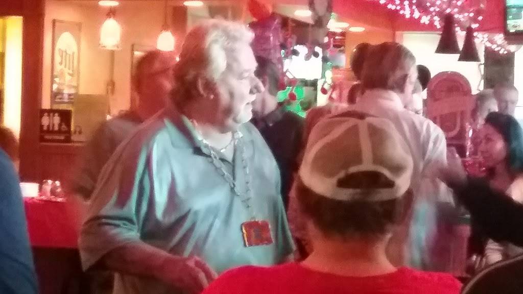 Valley Inn | restaurant | 4000 W Clybourn St, Milwaukee, WI 53208, USA | 4143441158 OR +1 414-344-1158