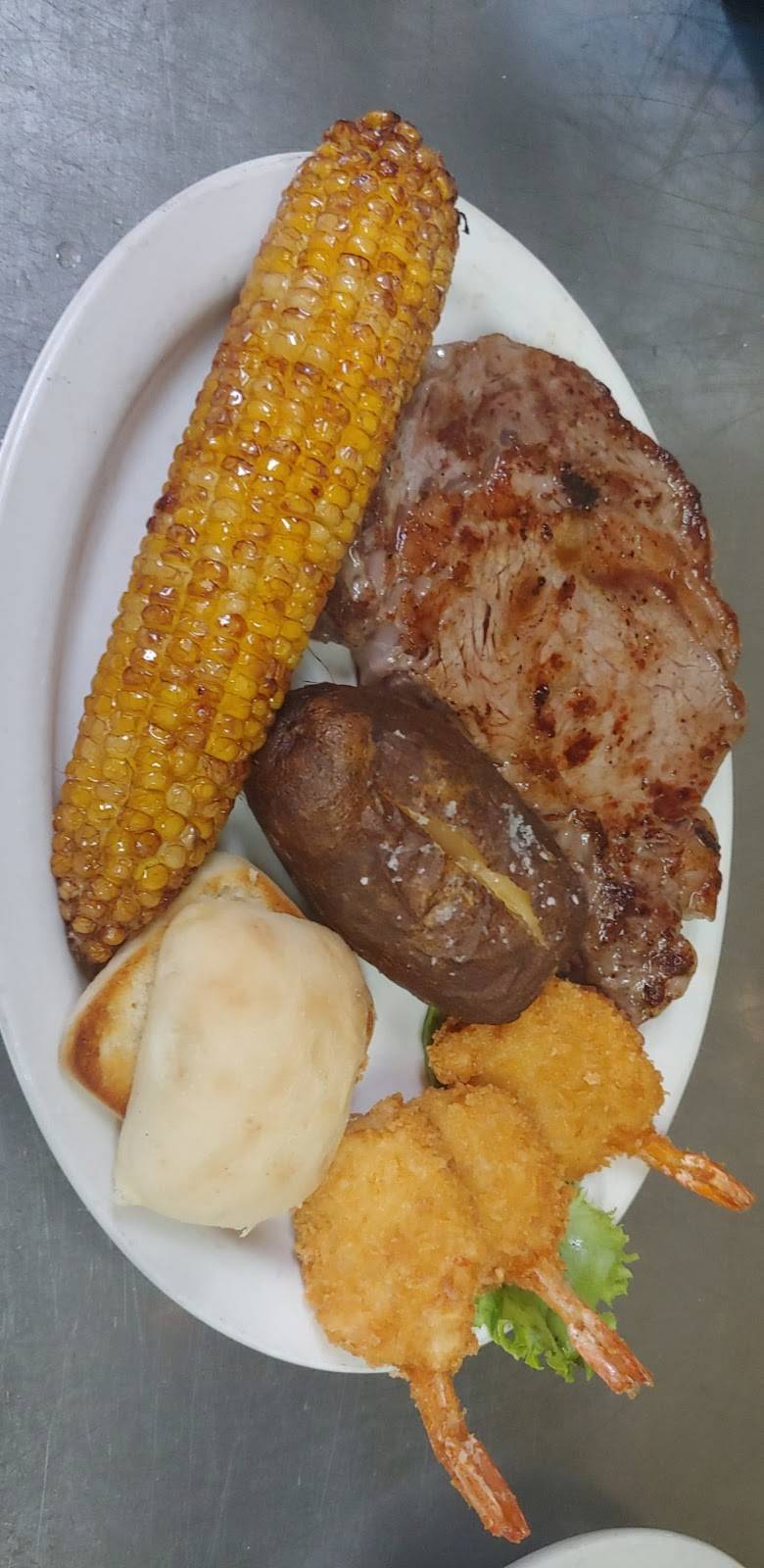 Gussys Bar and Grill | restaurant | 28648 IA-92, Ainsworth, IA 52201, USA | 3196572006 OR +1 319-657-2006