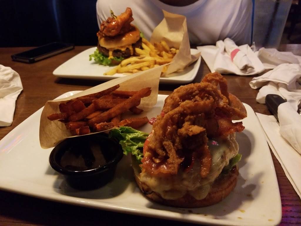 TGI Fridays | restaurant | 9651 W Higgins Rd, Rosemont, IL 60018, USA | 8472921138 OR +1 847-292-1138