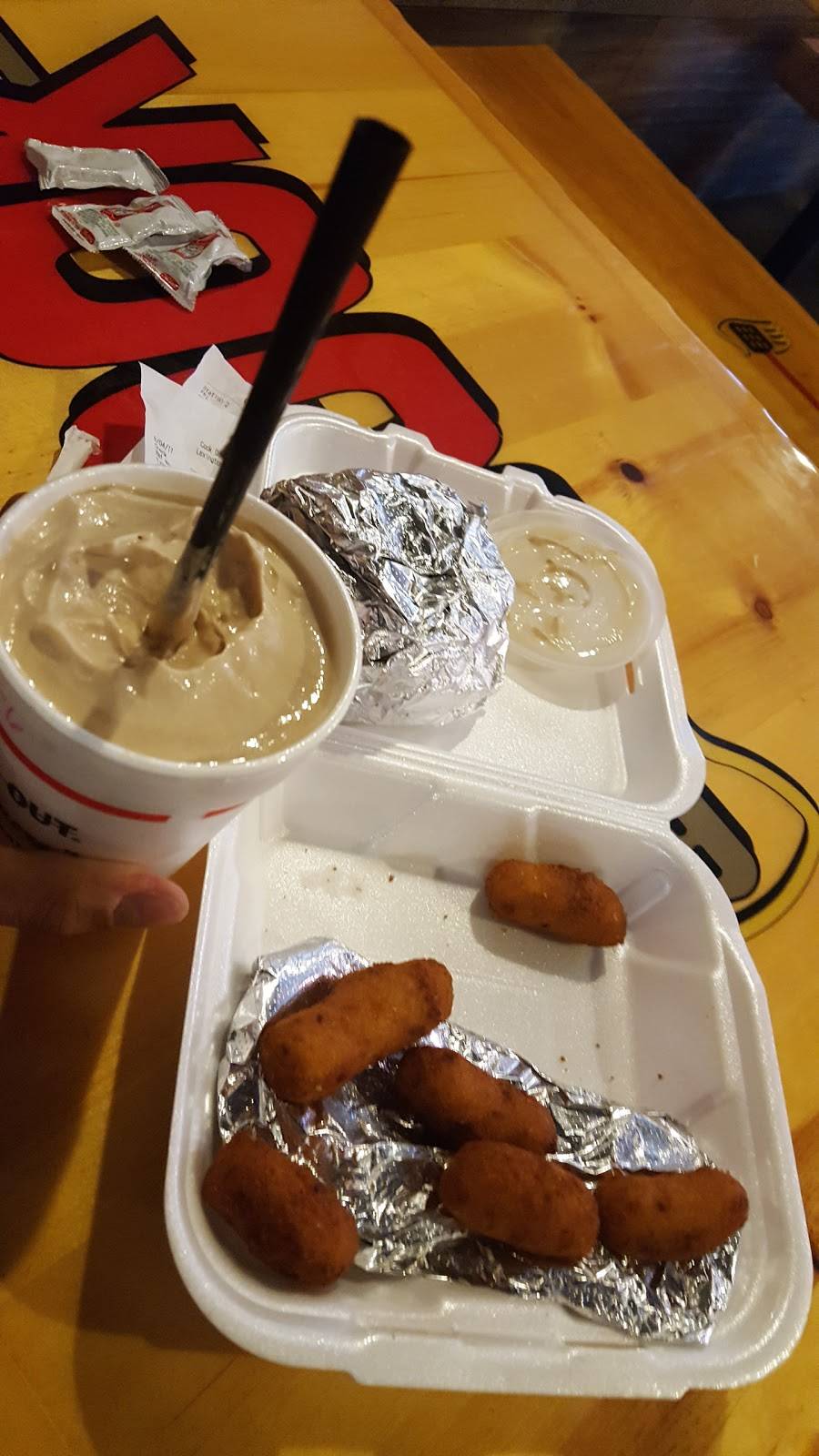 Cook Out | restaurant | 445 E Nelson St, Lexington, VA 24450, USA | 5404643106 OR +1 540-464-3106