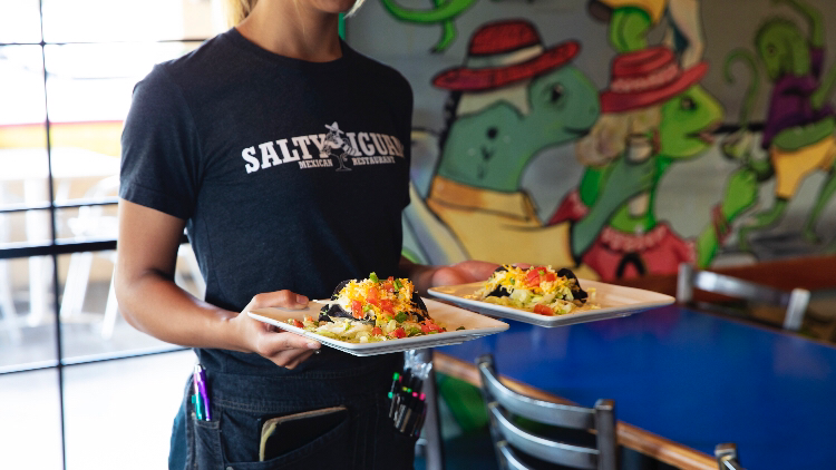 Salty Iguana - Olathe | restaurant | 10478 S Ridgeview Rd, Olathe, KS 66061, USA | 9133109003 OR +1 913-310-9003