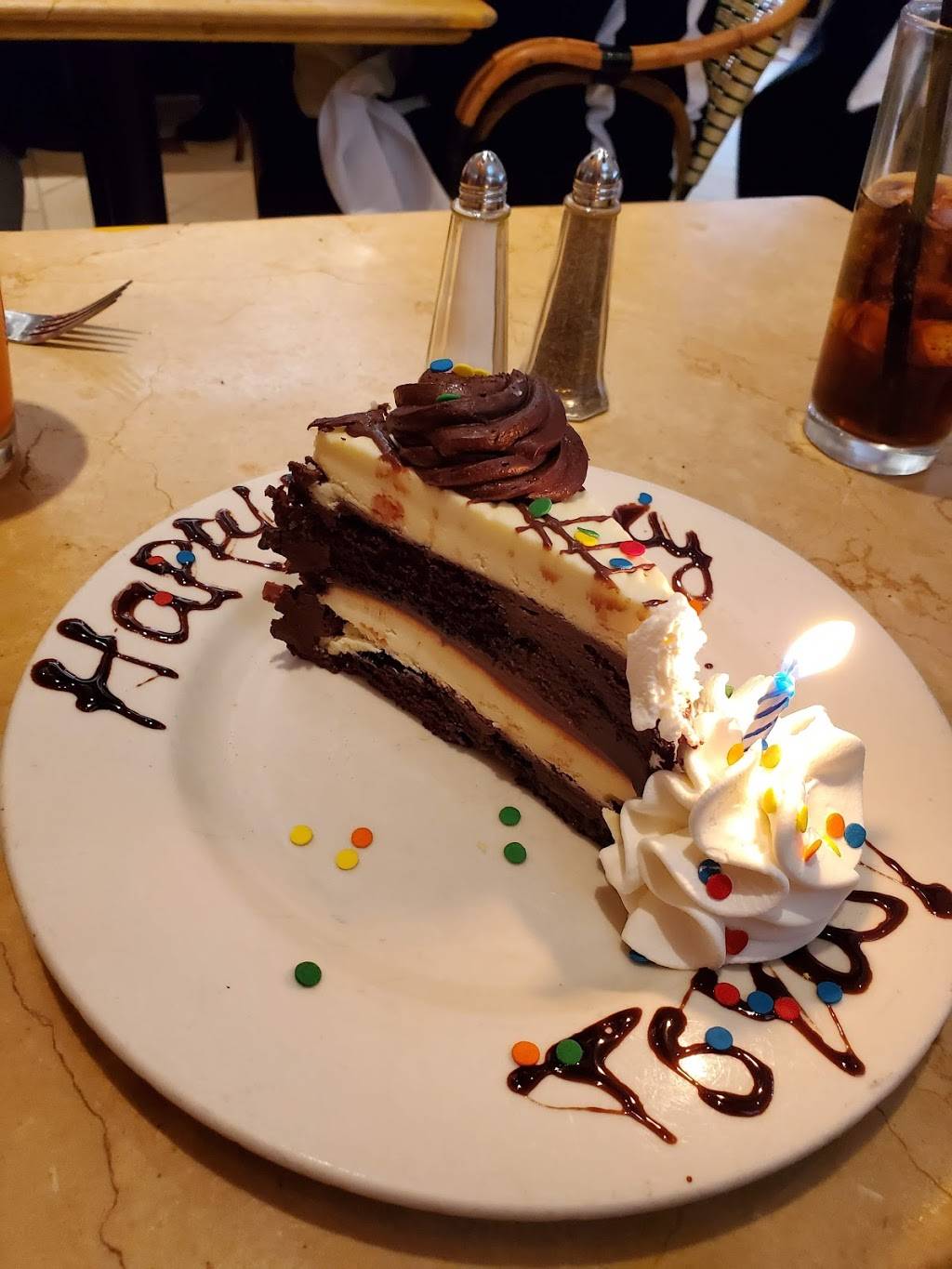 The Cheesecake Factory | restaurant | 3975 Townsfair Way, Columbus, OH 43219, USA | 6144187600 OR +1 614-418-7600