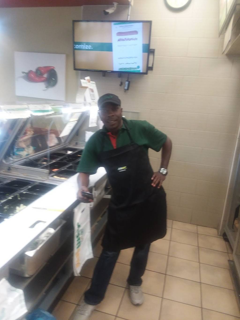 Subway | restaurant | 611 E Chatham St, Cary, NC 27511, USA | 9193800202 OR +1 919-380-0202