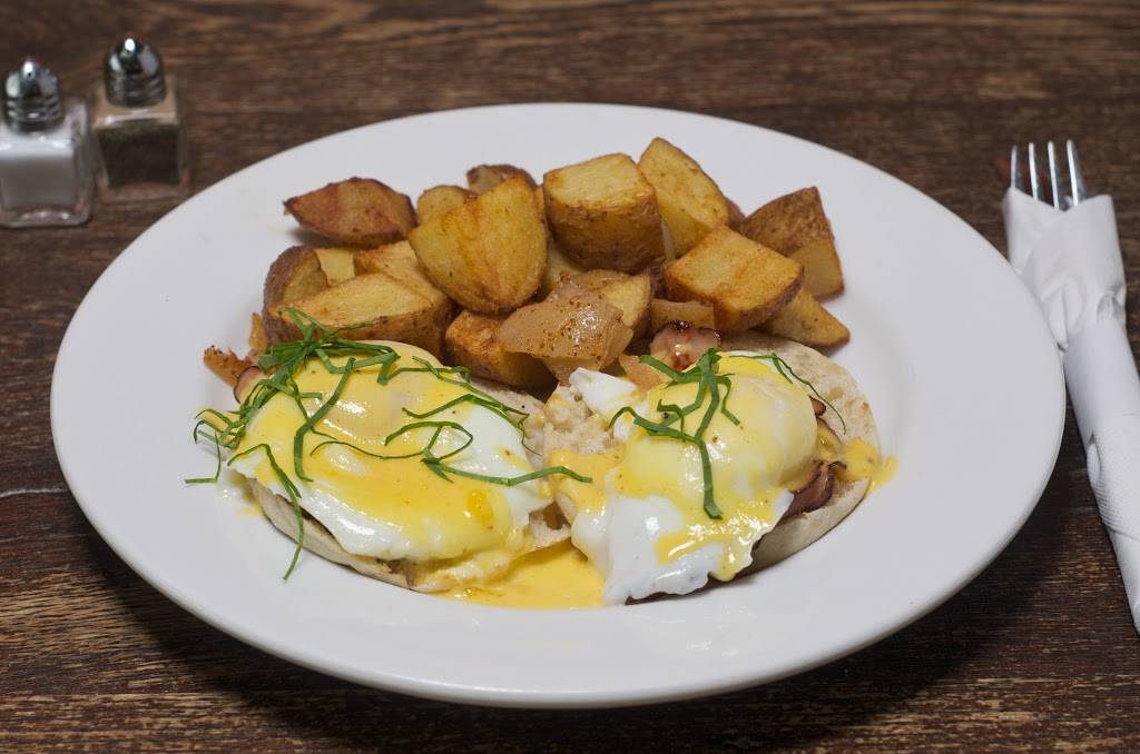 Blue Rooster Café | cafe | 1372 Cape St Claire Rd, Annapolis, MD 21409, USA | 4107575232 OR +1 410-757-5232