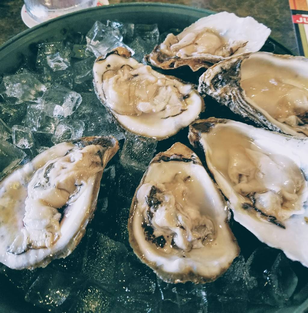 Wintzells Oyster House | restaurant | 14455 US-431, Guntersville, AL 35976, USA | 2565825600 OR +1 256-582-5600