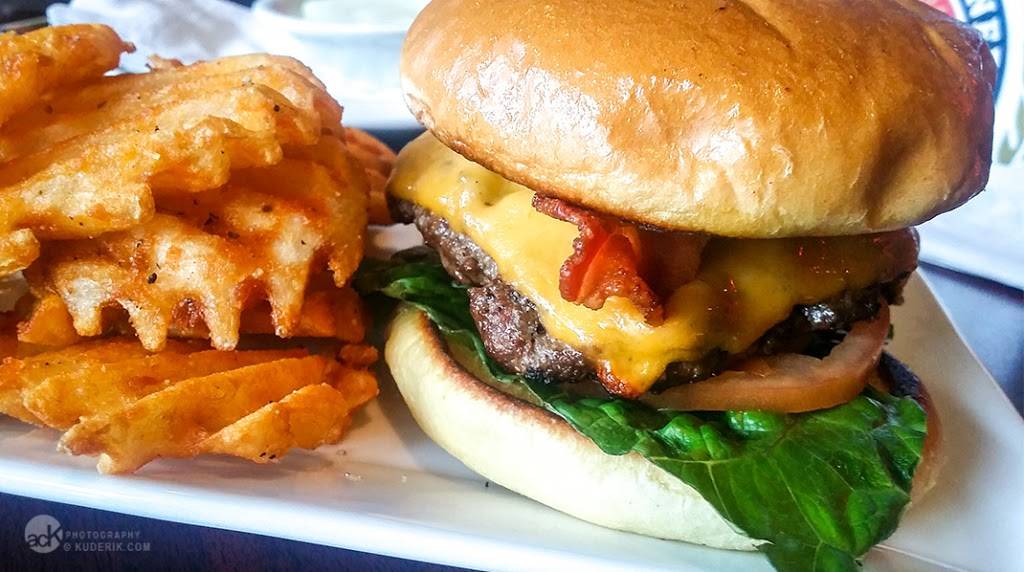 Engine House | restaurant | 309 Cass Ave, Mt Clemens, MI 48043, USA | 5864682442 OR +1 586-468-2442