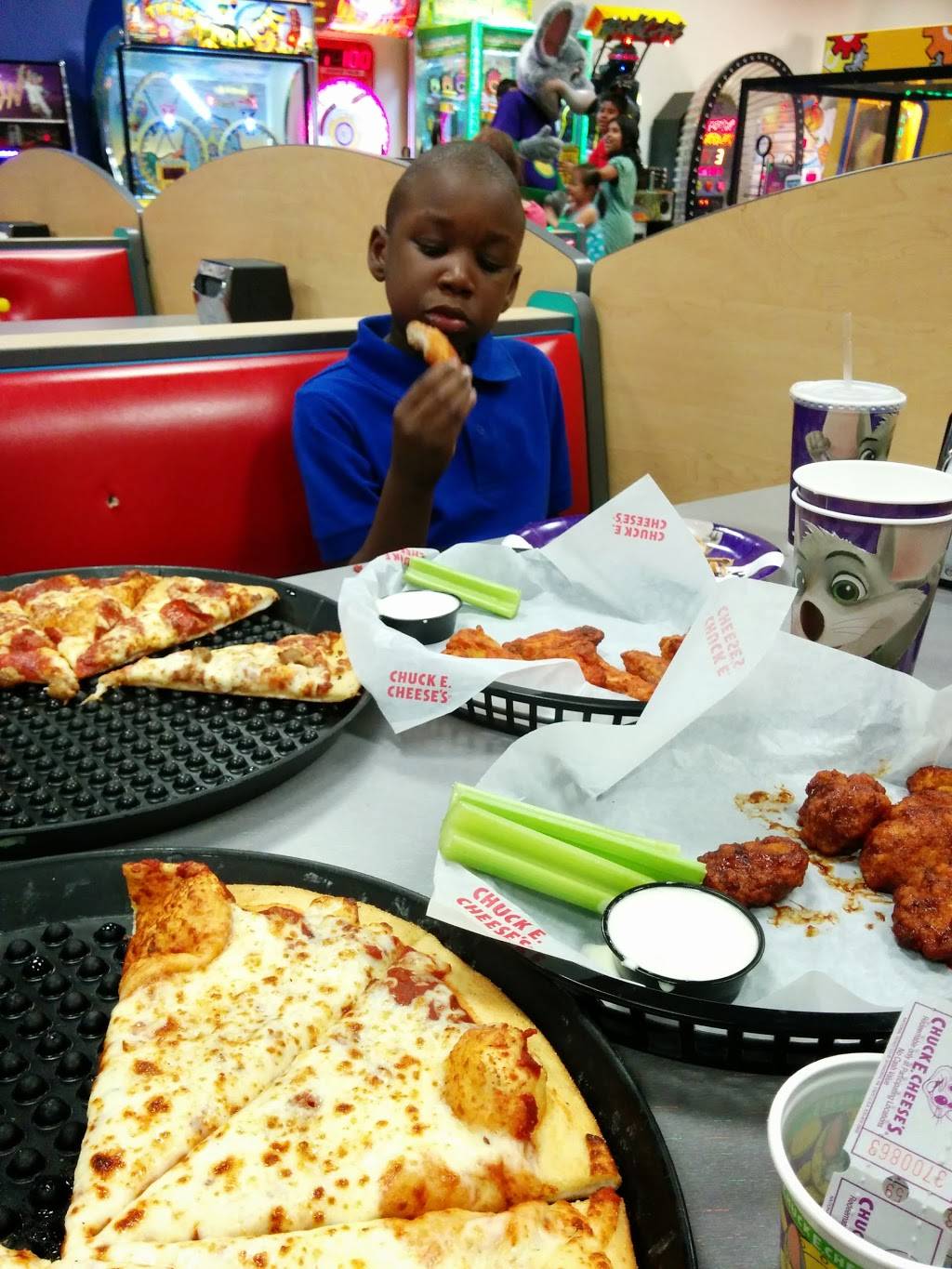 Chuck E. Cheeses | restaurant | 40-24 College Point Blvd B213, Flushing, NY 11354, USA | 7183210400 OR +1 718-321-0400