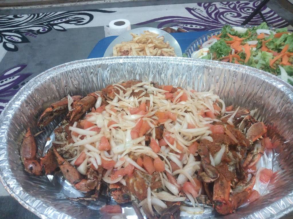 Crown Fried Chicken | restaurant | 417 New Lots Ave, Brooklyn, NY 11207, USA | 7186496444 OR +1 718-649-6444