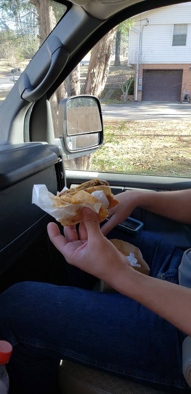 Guss Hot Dogs | restaurant | 14 Rex Ln i, Adamsville, AL 35005, USA | 2056748911 OR +1 205-674-8911