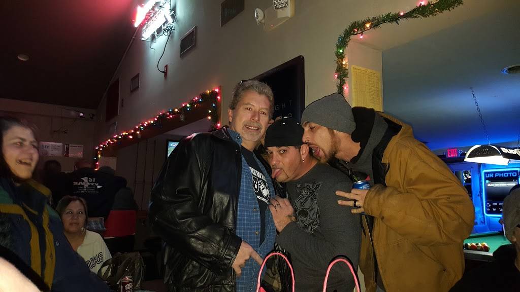 Shortstop Bar & Grill | restaurant | 317 E St Louis Ave, East Alton, IL 62024, USA | 6182580144 OR +1 618-258-0144