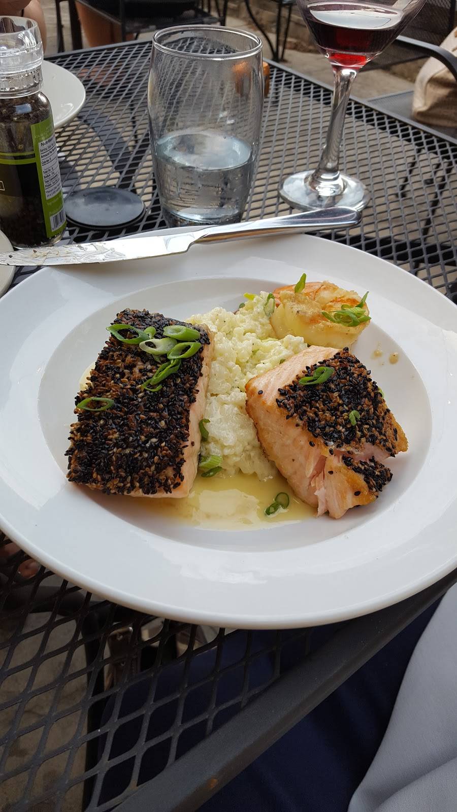 Lemoncello Italian Restaurant & Bar | restaurant | 137 W Commercial St, East Rochester, NY 14445, USA | 5853858565 OR +1 585-385-8565