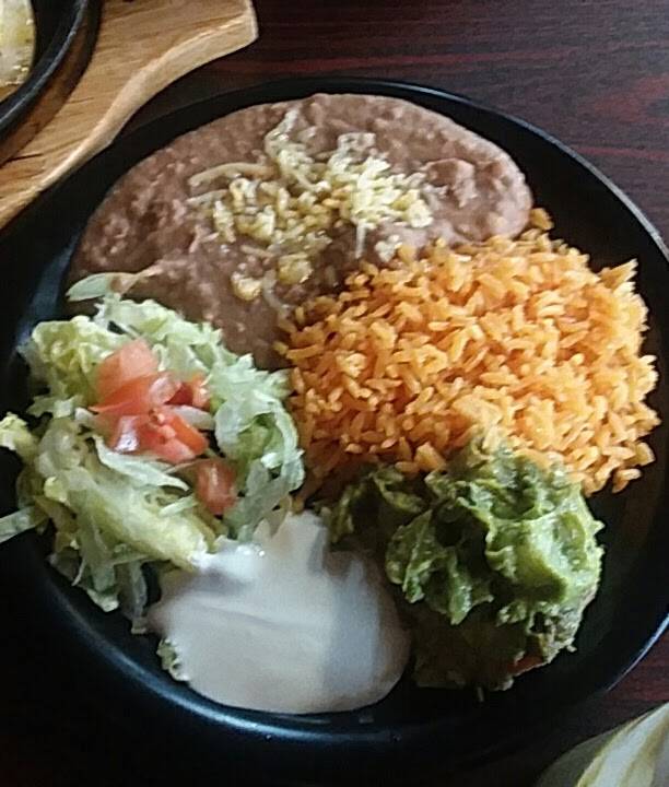 La Morelia Mexican Restaurant | restaurant | 810 Park Ave, Muscatine, IA 52761, USA | 5635541491 OR +1 563-554-1491