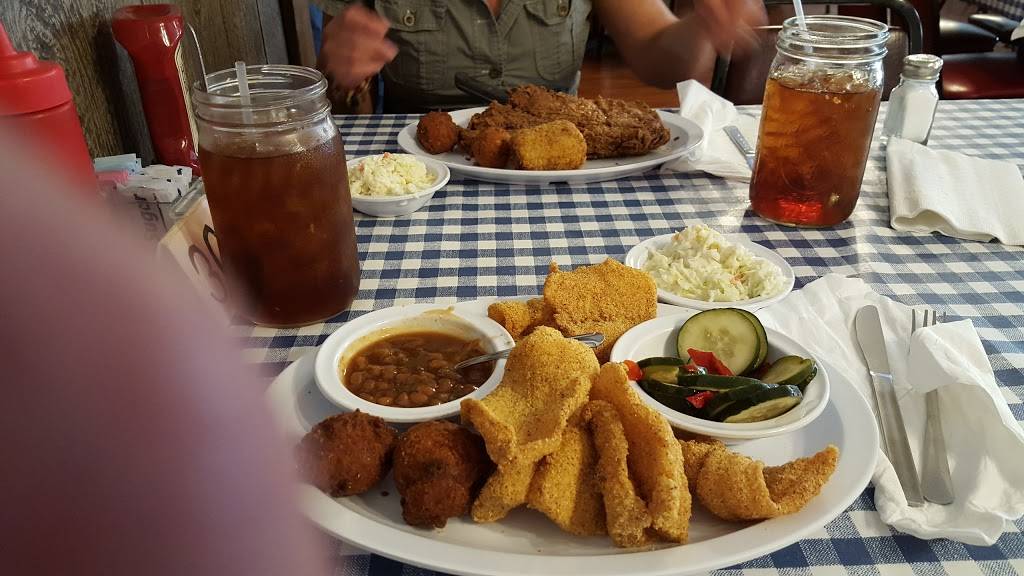 Catfish Kettle Restaurant | restaurant | 775 Weber Rd, Farmington, MO 63640, USA | 5737567305 OR +1 573-756-7305