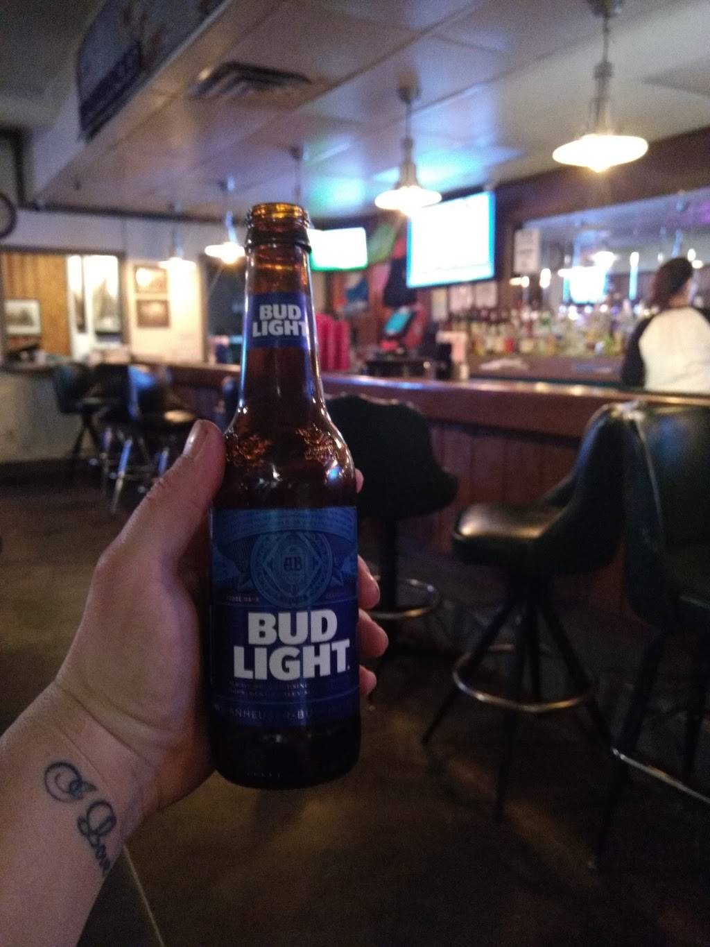 Boondocks Bar & Grill | restaurant | 8770 S Lakeshore Rd, Harbor Beach, MI 48441, USA | 9898643200 OR +1 989-864-3200