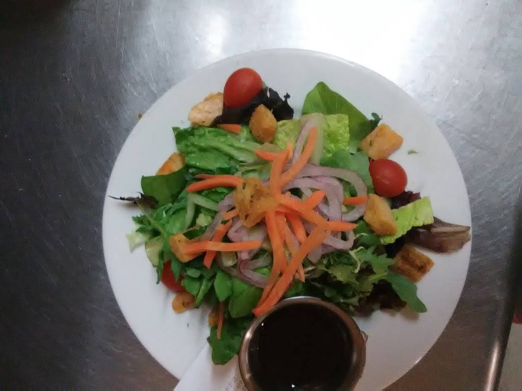 Franks Gourmet Grille | restaurant | 56 Whitehall Ave, Mystic, CT 06355, USA | 8604154666 OR +1 860-415-4666