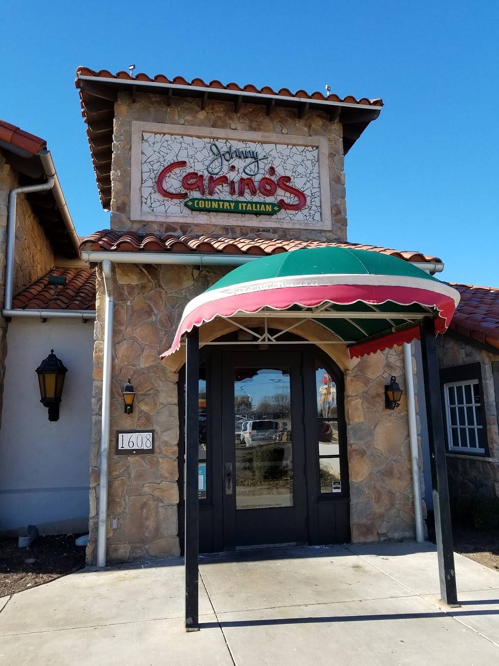 Johnny Carinos | restaurant | 1608 Garth Brooks Blvd, Yukon, OK 73099, USA | 4053500756 OR +1 405-350-0756