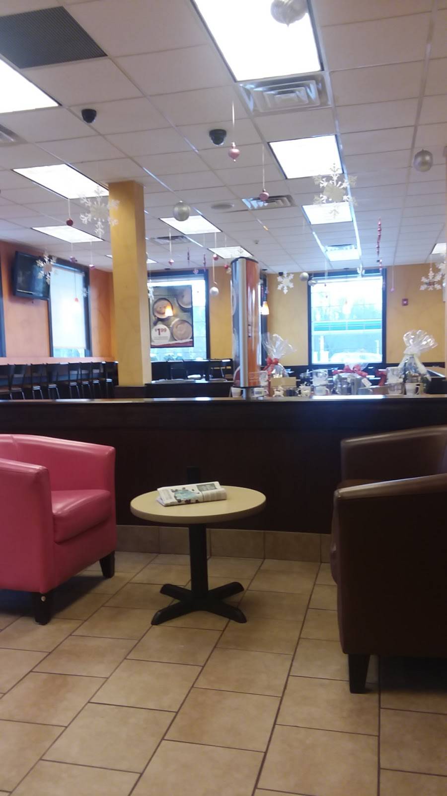 Dunkin | bakery | 80 Macy St, Amesbury, MA 01913, USA | 9783883076 OR +1 978-388-3076