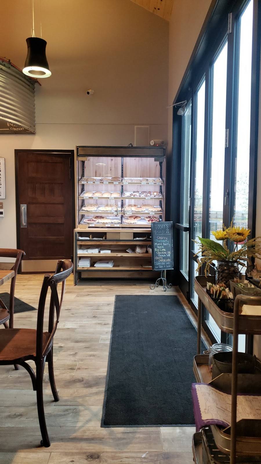 Colorado Cherry Company at RainDance | restaurant | 2191 Covered Bridge Pkwy, Windsor, CO 80550, USA | 9703153321 OR +1 970-315-3321