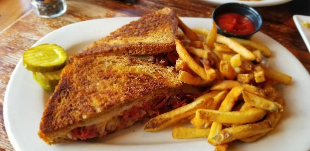 Sprechers Restaurant and Pub | restaurant | 644 Wisconsin Dells Pkwy, Wisconsin Dells, WI 53965, USA | 6082539109 OR +1 608-253-9109