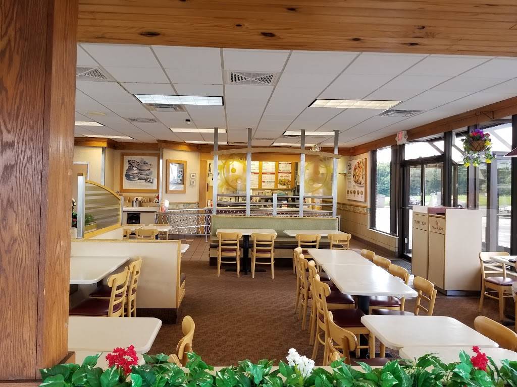 Wendys | restaurant | 2937 Fort Campbell Blvd, Hopkinsville, KY 42240, USA | 2708860084 OR +1 270-886-0084