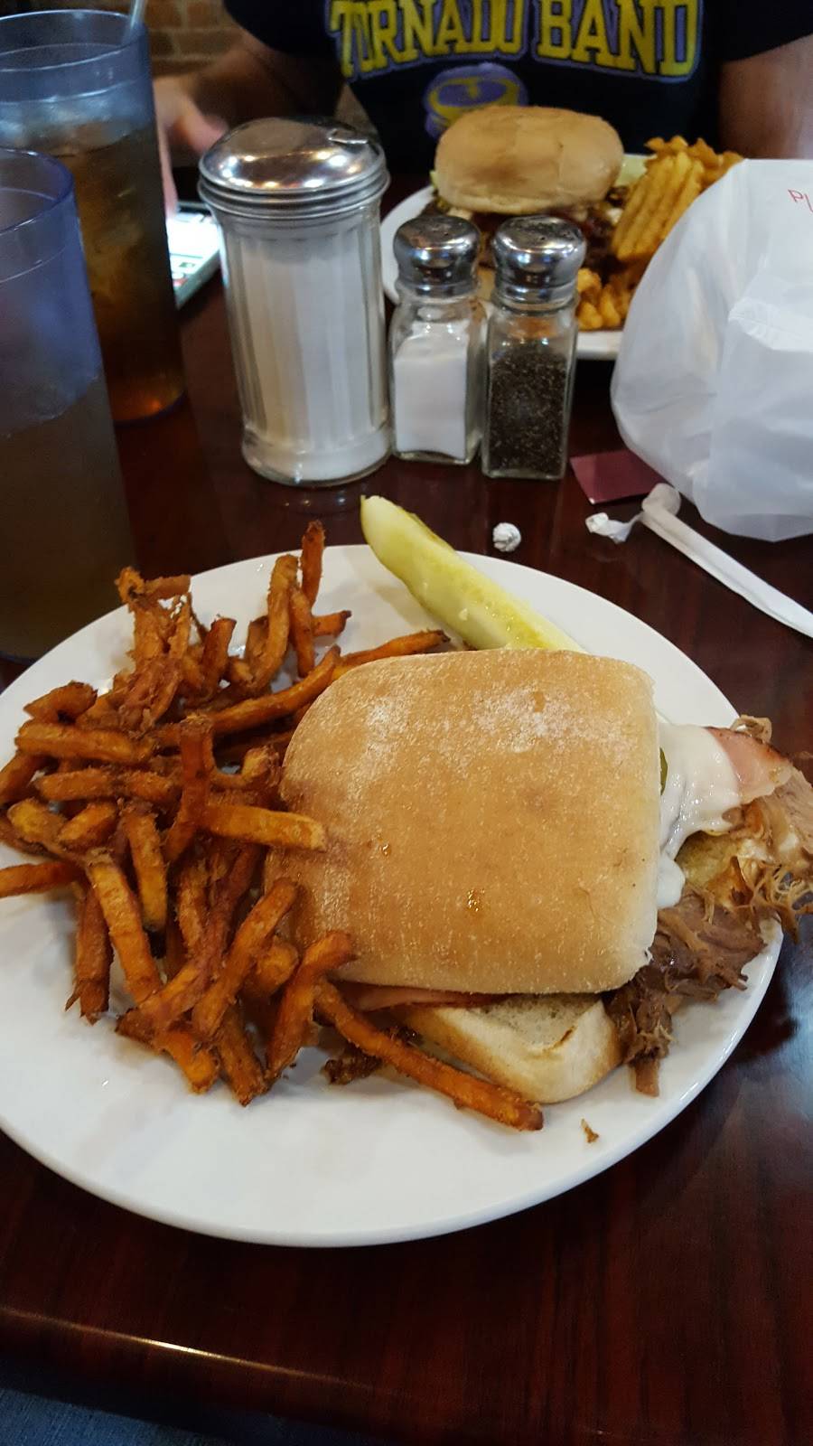 Coney McKanes American Eatery | restaurant | 104 E Prairie Ave, Decatur, IL 62523, USA | 2174751111 OR +1 217-475-1111