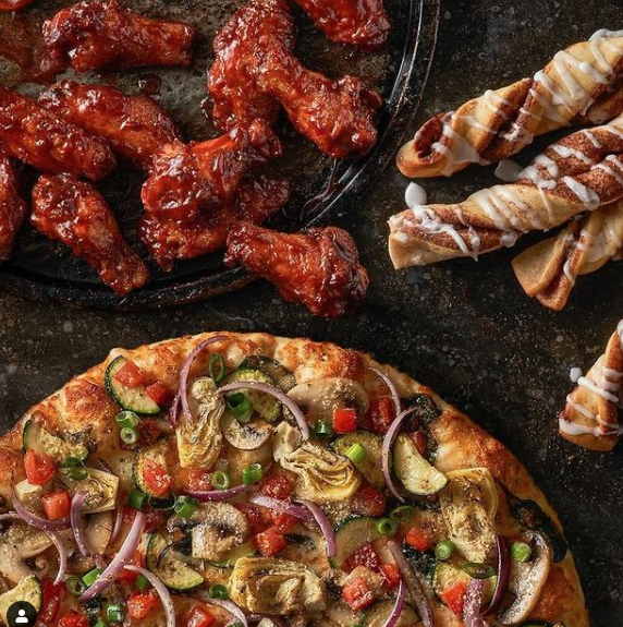 Round Table Pizza | restaurant | 2410 Sycamore Dr, Simi Valley, CA 93065, USA | 8058421495 OR +1 805-842-1495