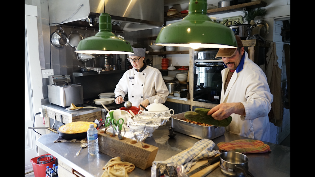 Cabane à Sucre L’ancestrale | restaurant | 589 Petit rang Saint-François, Saint-Pie, QC J0H 1W0, Canada | 4507776747 OR +1 450-777-6747