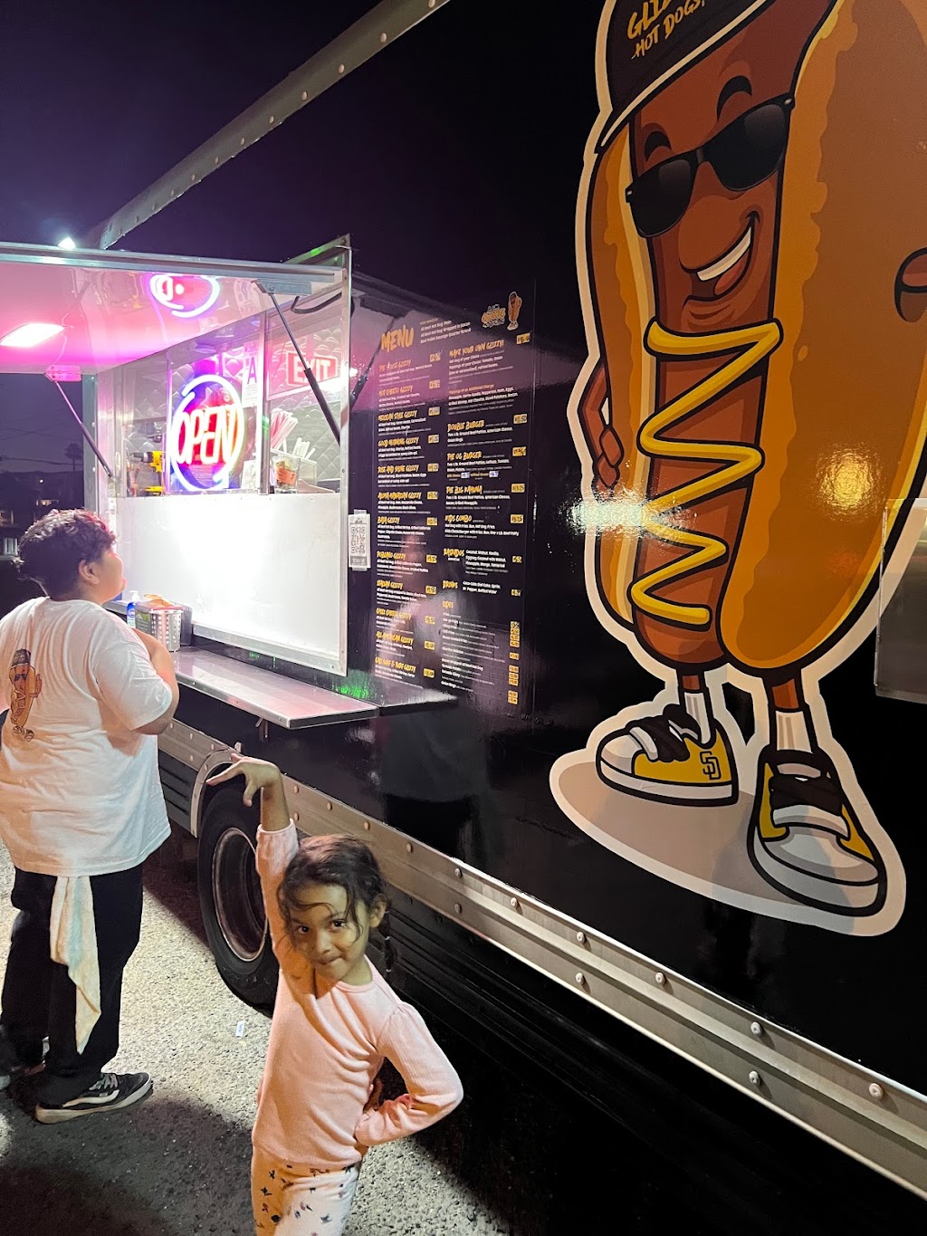 B. Fam. Glizzies -Hot Dogs | restaurant | Pico Ave, San Marcos, CA 92069, USA | 7605662076 OR +1 760-566-2076