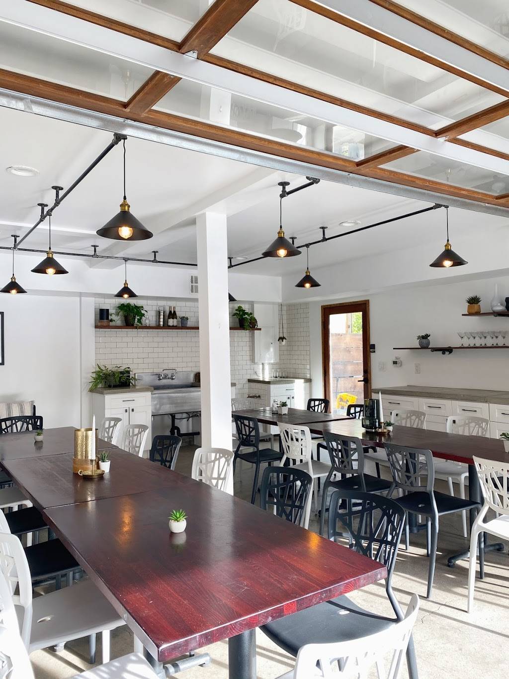 Benchmark | restaurant | 601 E Santa Ana Blvd, Santa Ana, CA 92701, USA | 7144800225 OR +1 714-480-0225