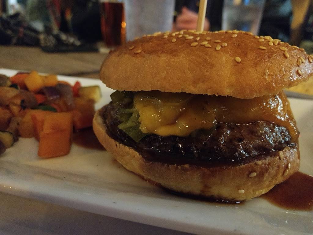 The Stand Branford | restaurant | 196 S Montowese St, Branford, CT 06405, USA | 2034334728 OR +1 203-433-4728