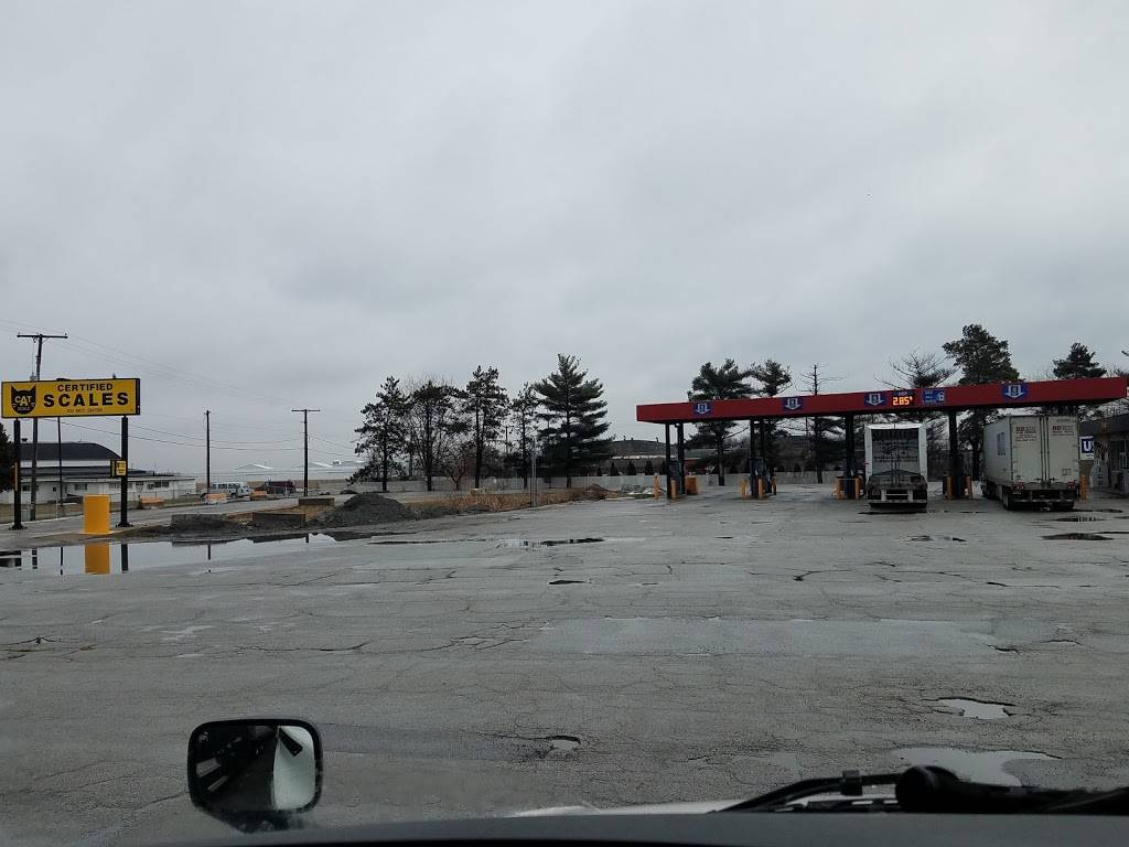 Pilot Travel Center | restaurant | 4105 US-30, Valparaiso, IN 46383, USA | 2194641644 OR +1 219-464-1644